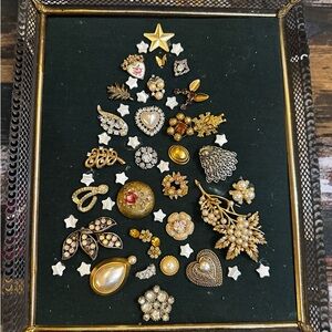 Vintage Brooch Christmas Tree Art